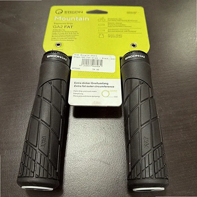 Ergon GA2 Fat Grips - Black, Lock-On